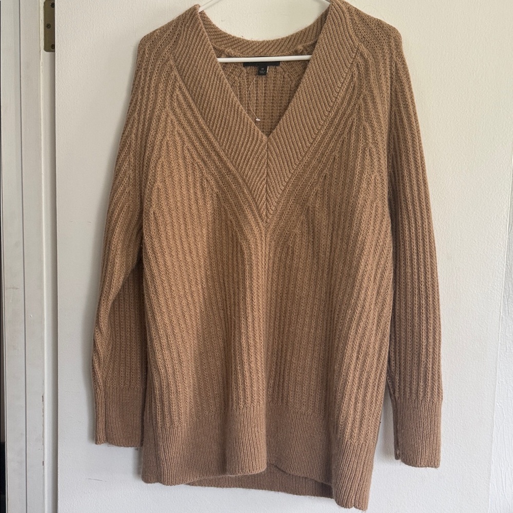 Banana Republic Wool blend Camel V-Neck Ribbed Sweater